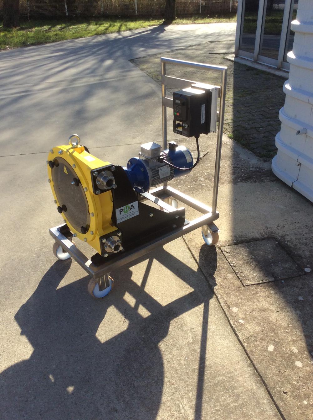 FMP30 peristaltic pump with stainless steel trolley and inverter - Pompe péristaltique FMP30