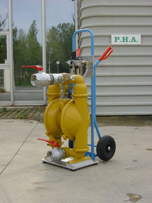 Air operated diaphragm pump on trolley -  E3 ALUMINIUM / PTFE - Pompe pneumatique à membranes montée sur diable - Pompe E3 aluminium / Téflon
